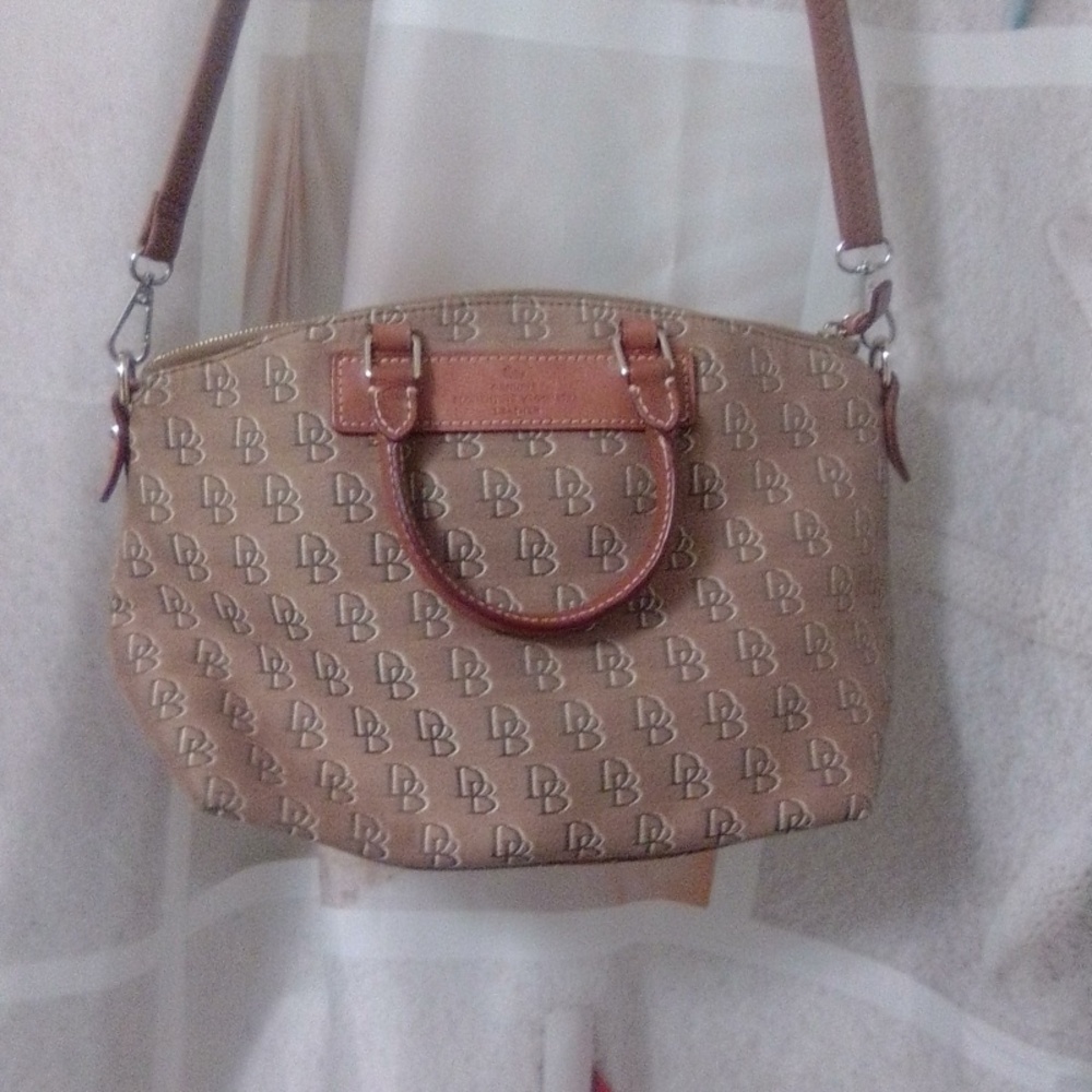 Dooney and Bourke medium sized purse